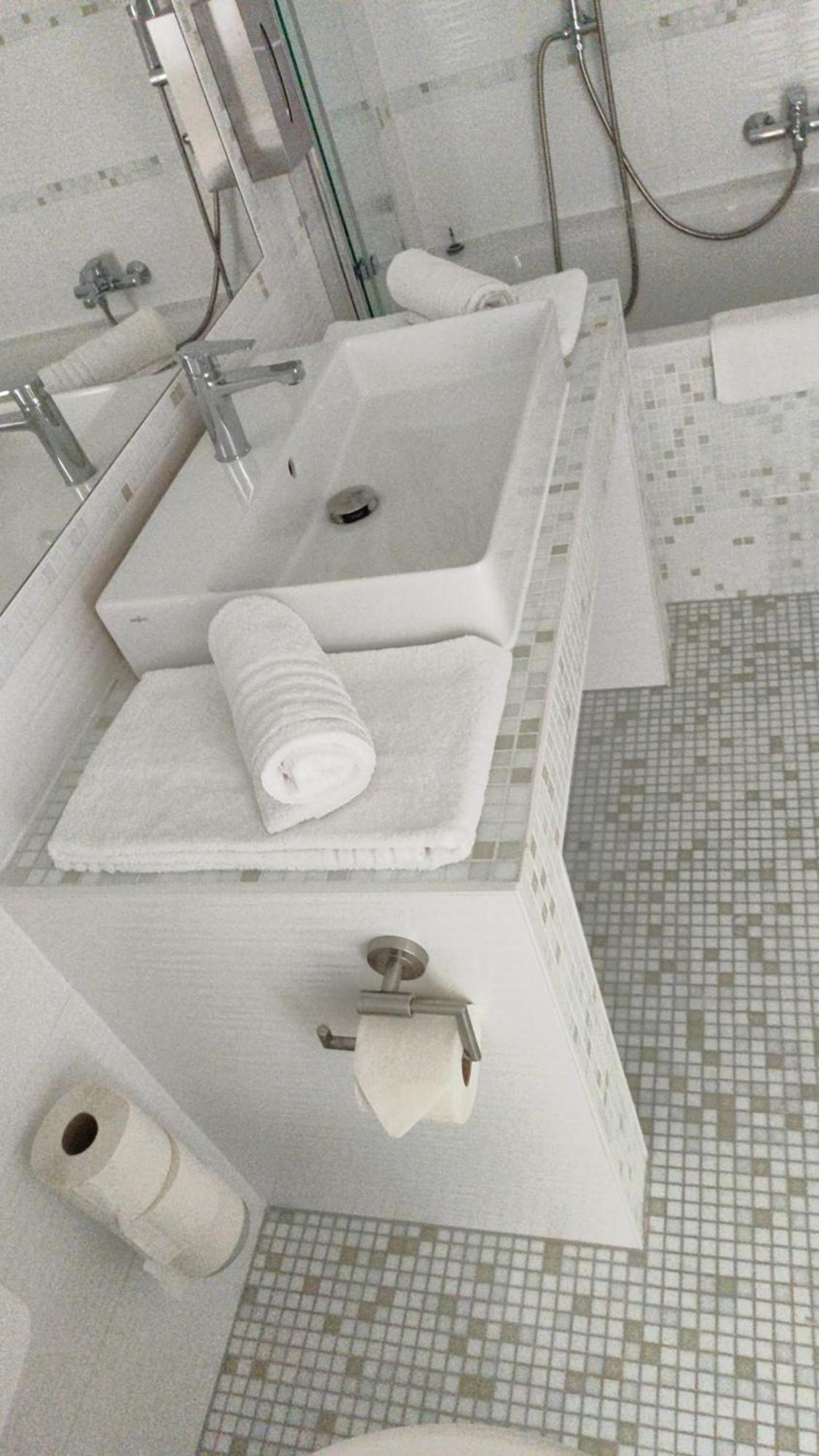 Ch-Hotel Luka Wiedeń Zewnętrze zdjęcie
